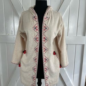 En Creme Aztec sweater size small